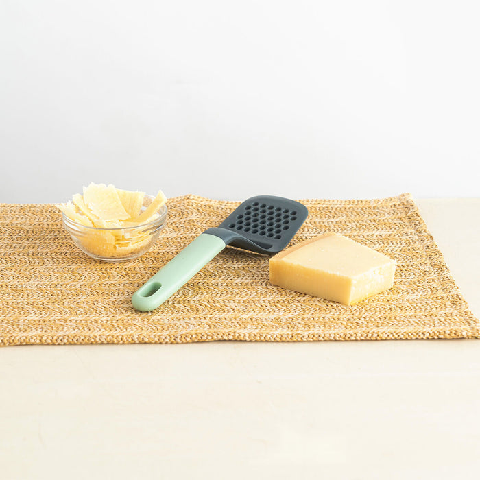 V6HB1DC14F450BD105C5054D5EF8C8373D3R5281991P2